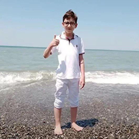 O indi 15 yaşlı böyük oğlandır - "Filosof Atakan"ın son halı - FOTO