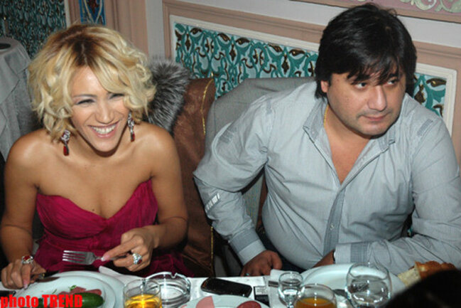 Röya konsertində keçmiş ƏRİNƏ SÖZ ATDI - VİDEO