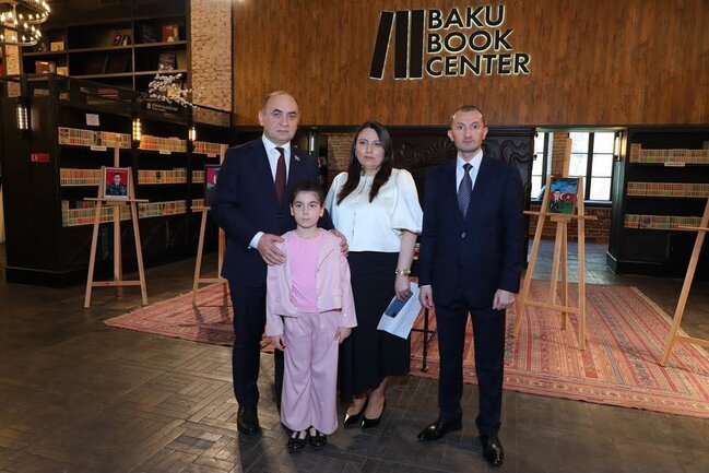 Şəhid baş leytenant Vüsal Babayevin xatirəsinə həsr olunan kitabının təqdimatı keçirildi