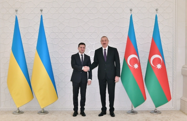 Prezident İlham Əliyev Zelenskini təbrik edib