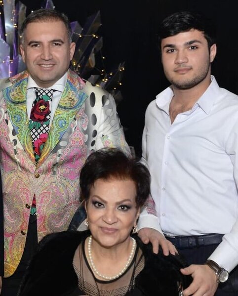 Afaq Bəşirqızı həyat yoldaşı və nəvələri ilə BİR ARADA - FOTO