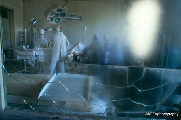 Reza Deqati: "Yaxınımı axtarmaq adı ilə morqa girib şəhidlərin şəklini çəkdim" - MÜSAHİBƏ + FOTO