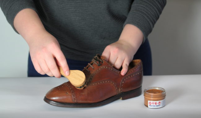 Dəri ayaqqabıların ömrünü necə uzatmaq olar? - VACİB QAYDALAR