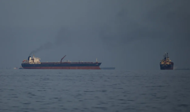 İran ordusu: Oman dənizində zədələnmiş neft tankerlərinin sayı artır