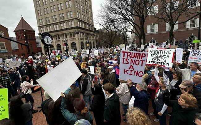 KİV: ABŞ-də Trampa qarşı böyük nümayişlər başlayıb
