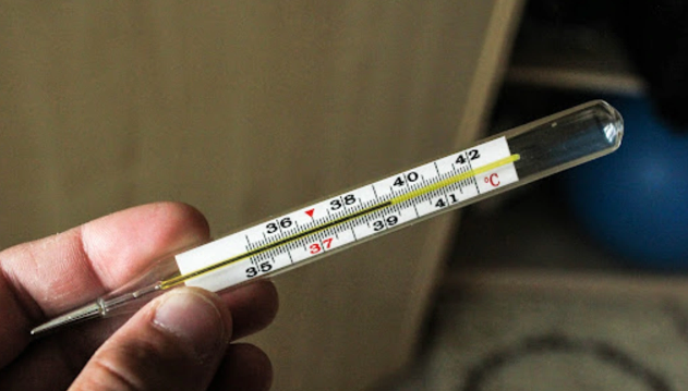 Qızdırmadan ölən qızın babası: "Həkimlər deyirdilər ki, uzağı 20 yaşınadək yaşayacaq"