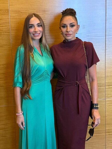 Arzu Əliyeva anası ilə Çindən paylaşım etdi - Fotolar