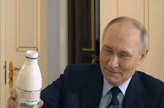 Putinin yediyi kefirin faydaları - Ruslar marketlərə axın edib "prezident kefiri" alır