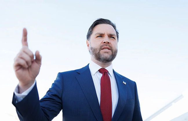 Sorğu: Jey Di Vens Trampın varisləri arasında liderdir