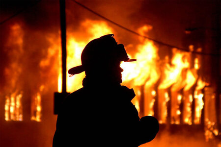 Ağdamda fərdi yaşayış evi əşyaları ilə birlikdə yandı