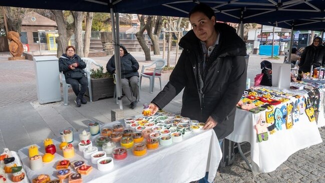 Hobbisi idi, indi 15 MANATA SATIR: Alıcılar istifadə etməyə qıymır - FOTO