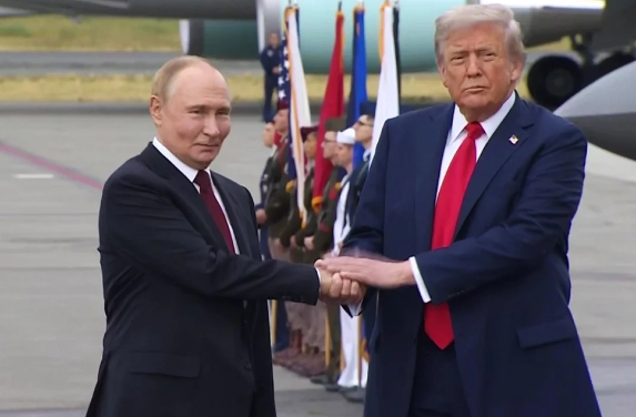 Putin: "Alyaskada baş tutan danışıqlar bizi lazımi qərarlara yaxınlaşdırır"