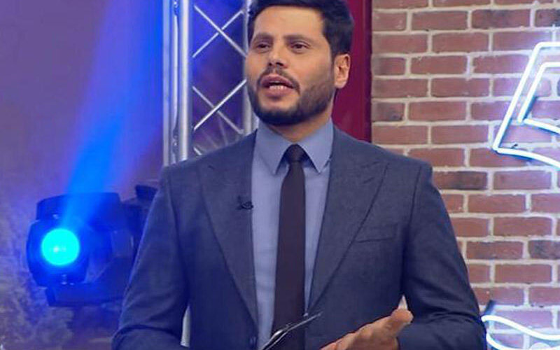 Zaur efirdə mikrofonları bağlatdırıb müğənniyə ELƏ SÖZ DEDİ Kİ... - VİDEO