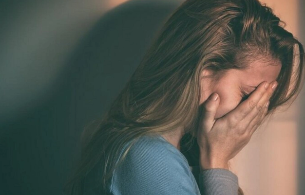 Bakıda sabiq direktor azyaşlı qızının pornoqrafik görüntülərini yayıb - TƏFƏRRÜAT