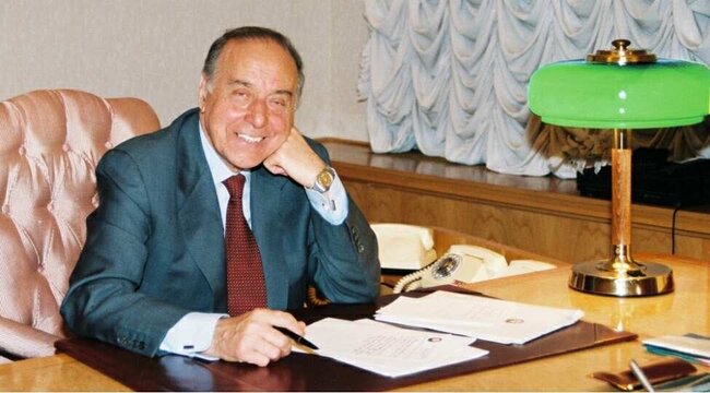 Vətənə sədaqətlə xidmət etmiş Ulu Öndər