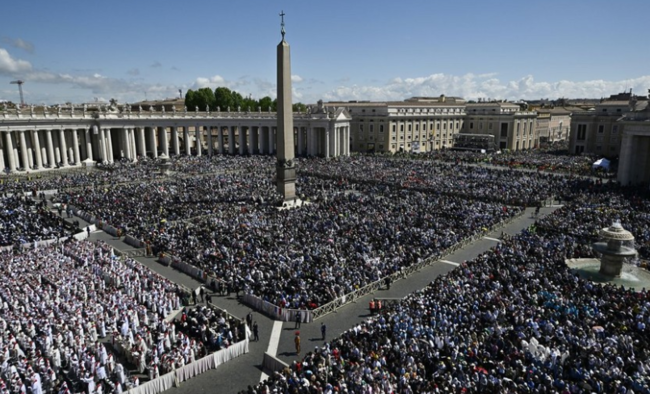 Roma Papasının dəfnində 250 mindən çox insan iştirak edib