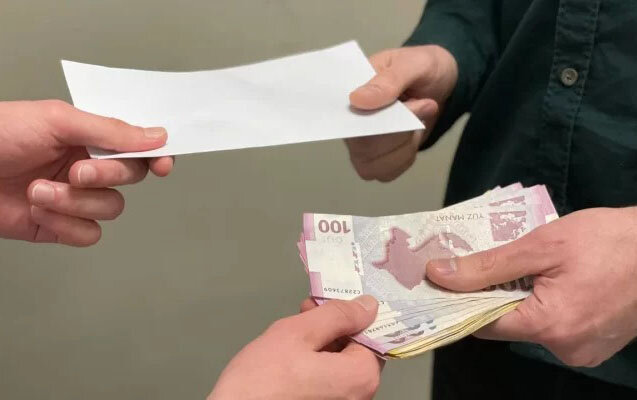 Rüşvət alarkən saxlanılan vəzifəli şəxsləri neçə il HƏBS GÖZLƏYİR? - AÇIQLAMA