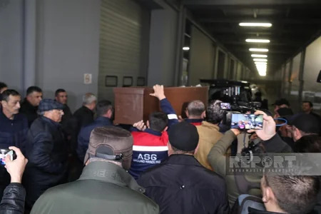 Xalq artisti Rasim Balayevin cənazəsi Bakıya gətirildi (FOTO)