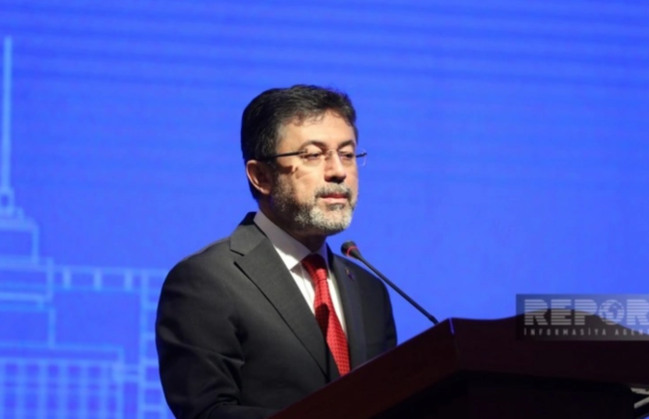 Türkiyəli nazir: Azərbaycanla çiyin-çiyinə addımlamağa davam edəcəyik