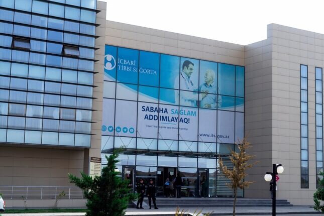 Abşeron Mərkəzi Xəstəxanasında növbə biabırçılığı - Video