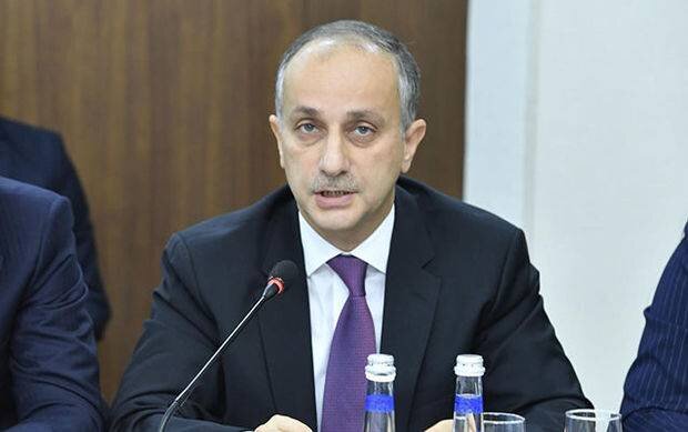 Ədliyyə Nazirliyinin yüksək vəzifəli şəxsinin xidməti maşını qəzaya uğradı - FOTOLAR