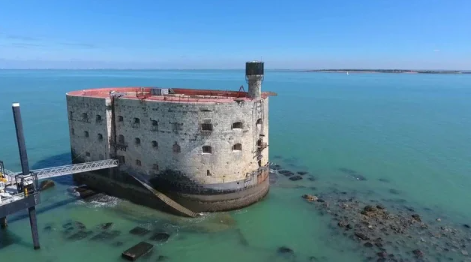 Məşhur "Fort Boyard" qalası lotereya hesabına bərpa olunacaq