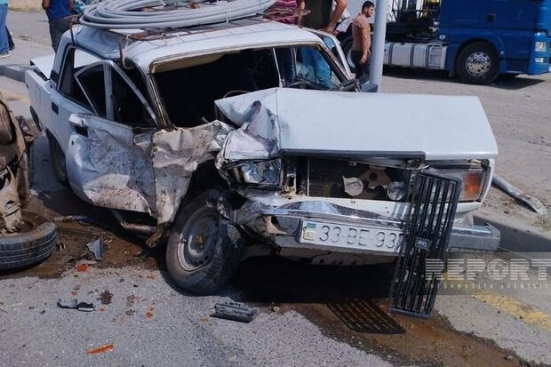 Kürdəmirdə qəza: Xəsarət alanlar var - FOTO