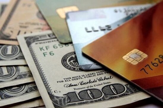 Pulumuzu harda saxlayaq: Yastığın altı daha təhlükəsizdir, yoxsa bank kartları? - ARAŞDIRMA