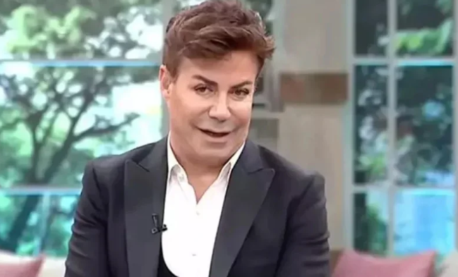 Məşhur müğənni KOMAYA DÜŞDÜ - FOTO