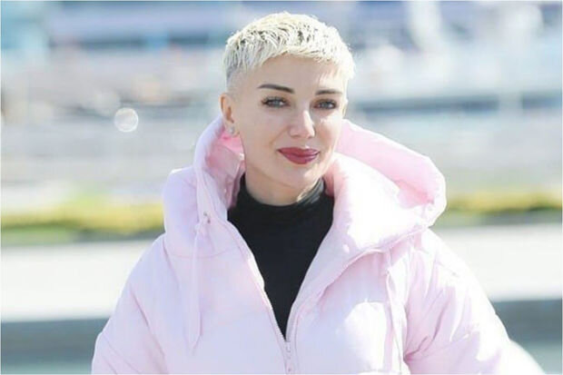 Tanınmış aparıcı nazirlikdəki işindən ayrıldı