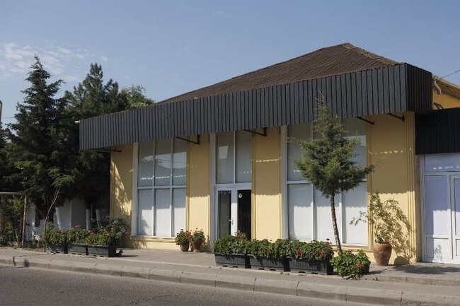 Suraxanı rayonunda 14 İyul küçəsi və parkda abadlıq işləri aparılıb