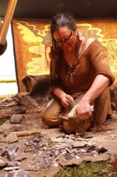 Yolda ölmüş heyvanların əti ilə qidalanan "mağara qadını" hər kəsi təəccübləndirdi - FOTO