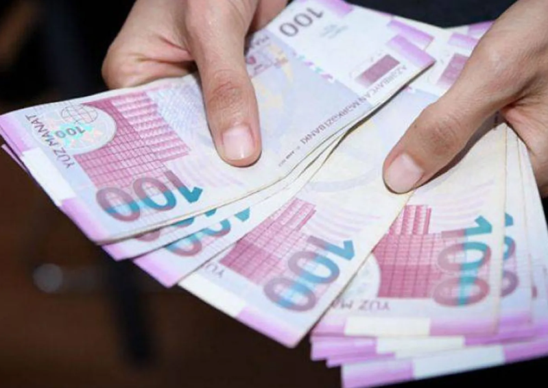 Bakıda orta aylıq əməkhaqqı 1350 manatı ötüb