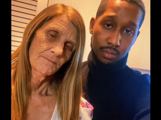 Aralarında 37 yaş fərq olsa da...- VİDEO