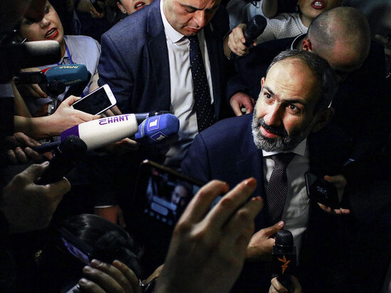 Paşinyan kimin qorxusundan Bakı ilə razılığa gələ bilmir? - İrəvanda vəziyyət yenidən qarışır