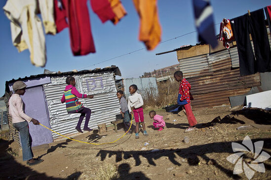 Dünyanın müxtəlif yerlərində əylənən UŞAQLAR - FOTO