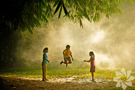 Dünyanın müxtəlif yerlərində əylənən UŞAQLAR - FOTO