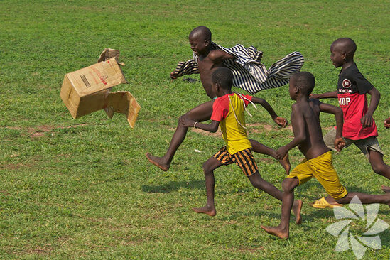 Dünyanın müxtəlif yerlərində əylənən UŞAQLAR - FOTO