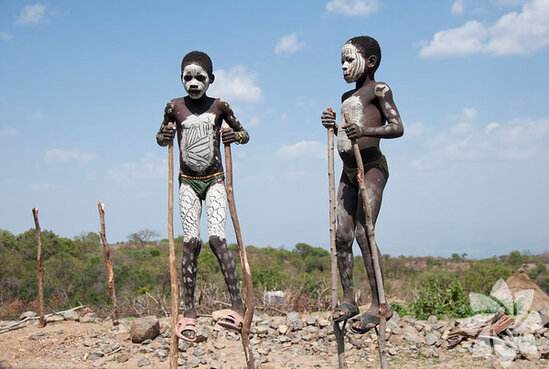 Dünyanın müxtəlif yerlərində əylənən UŞAQLAR - FOTO