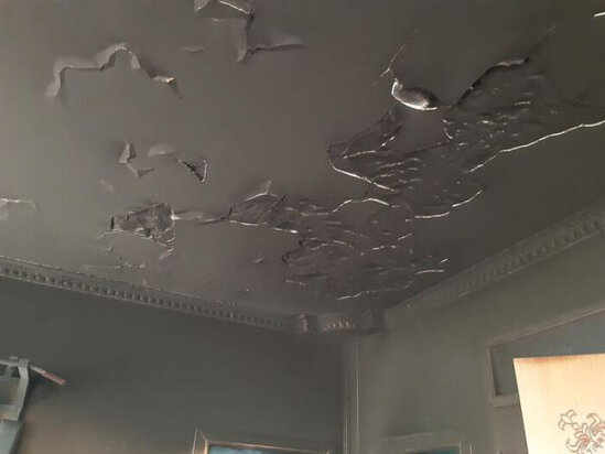 Tanınmış jurnalistin evi yandı - FOTO