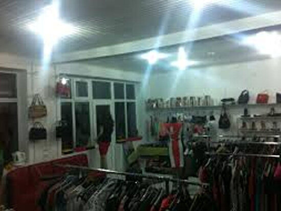 Paltar mağazasında arvadını dostu ilə tutdu: "Səsinə qulaq asdım..." - Goranboyda şok