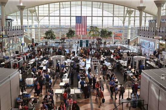 Bu ölkənin hava limanında atışma - VİDEO