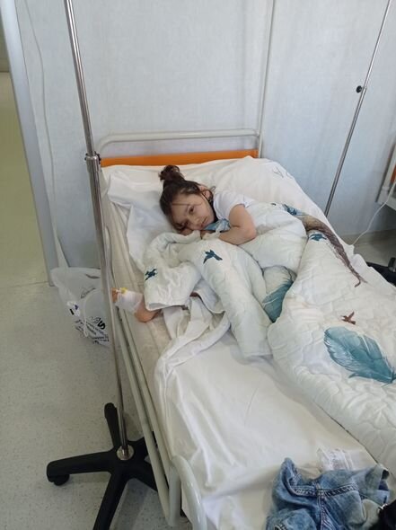 Leykozdan əziyyət çəkən azyaşlının anası: "Təkbaşına mübarizə aparmaqdan yoruldum" - FOTO