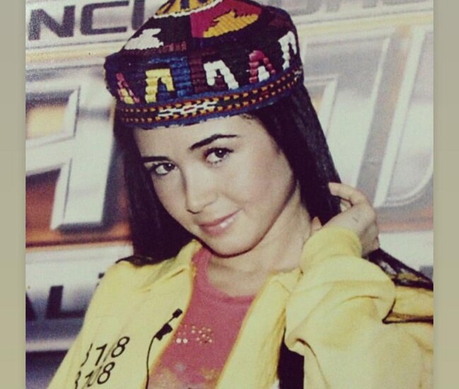 Elnarə həyat yoldaşı ilə illər əvvəl çəkilən fotolarını paylaşdı