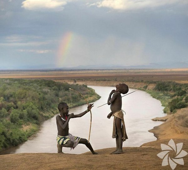 Dünyanın müxtəlif guşələrində "UŞAQLIQ" - FOTOLAR