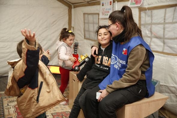 Azərbaycan könüllülərinin zəlzələ bölgəsindəki növbəti günü - FOTO