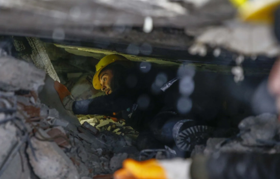 Sağ qalmaq üçün zamana qarşı yarışdılar - FOTOLAR