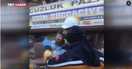 82-ci saatda möcüzə: Ana, ata və 3 uşaq dağıntılar altından çıxarıldı-VİDEO