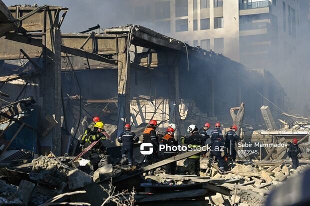 Bakıda partlayışdan sonra mebel sexinin dağıntıları altından daha bir meyit çıxarıldı