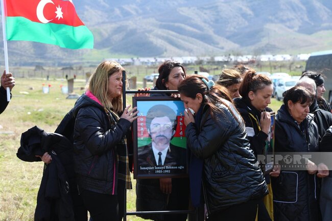 Xocalıda qalıqları aşkarlanan 7 nəfərin dəfn mərasimi keçirilib - FOTO
